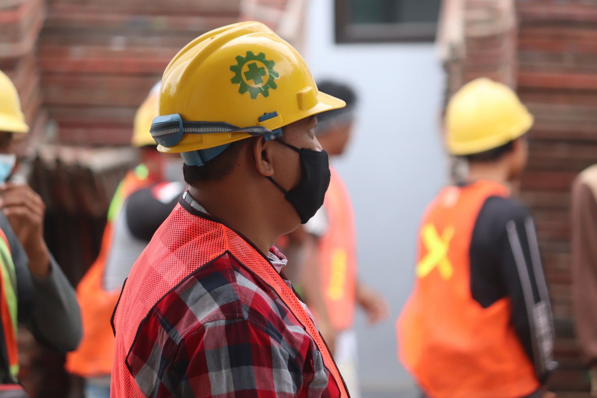 Construction worker masked